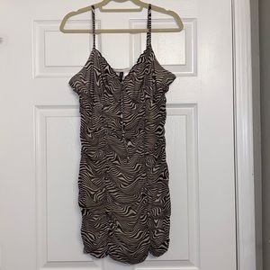 H&M fitting brown/beige pattern dress Size Large
